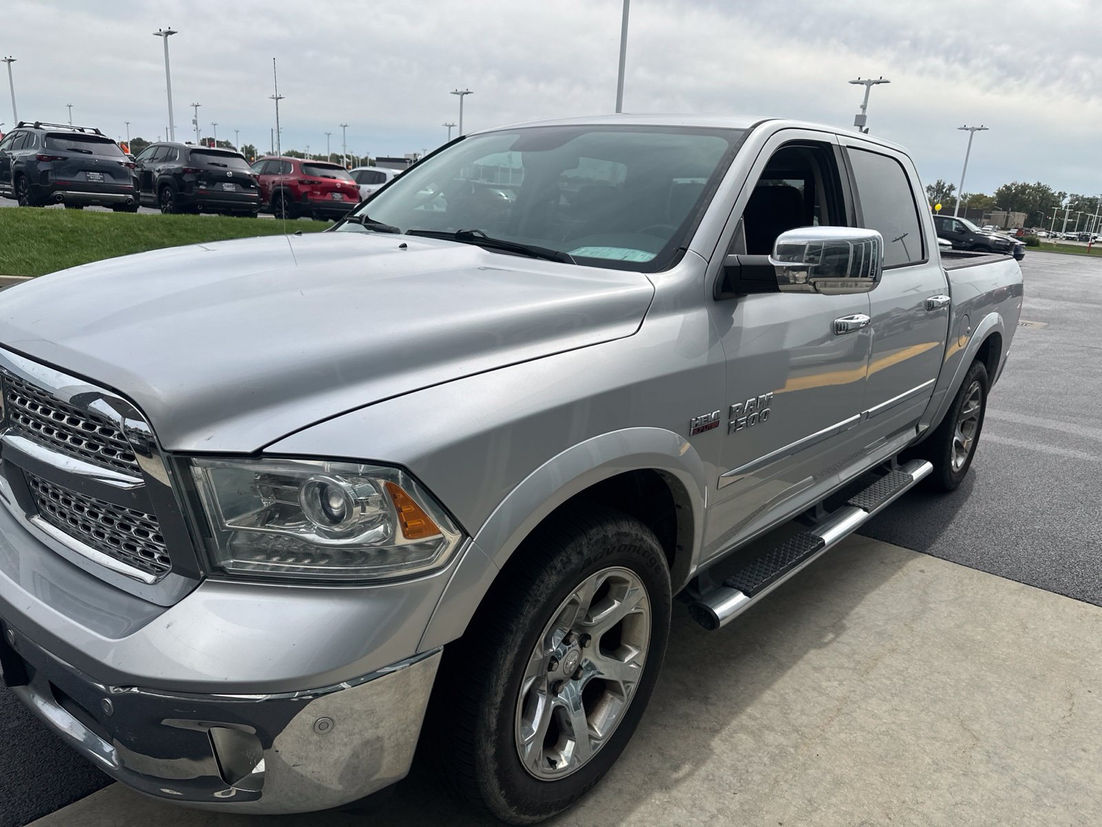 Used 2015 RAM 1500 Laramie w/ Convenience Group AWD/4WD image 2