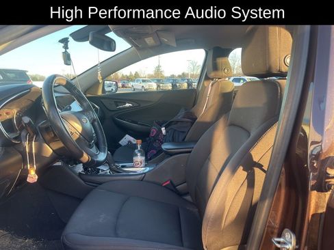 Used 2016 Chevrolet Malibu LT image 9