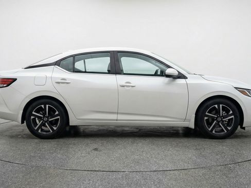 Used 2025 Nissan Sentra SV image 11
