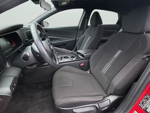Used 2025 Hyundai Elantra Sport FWD image 24