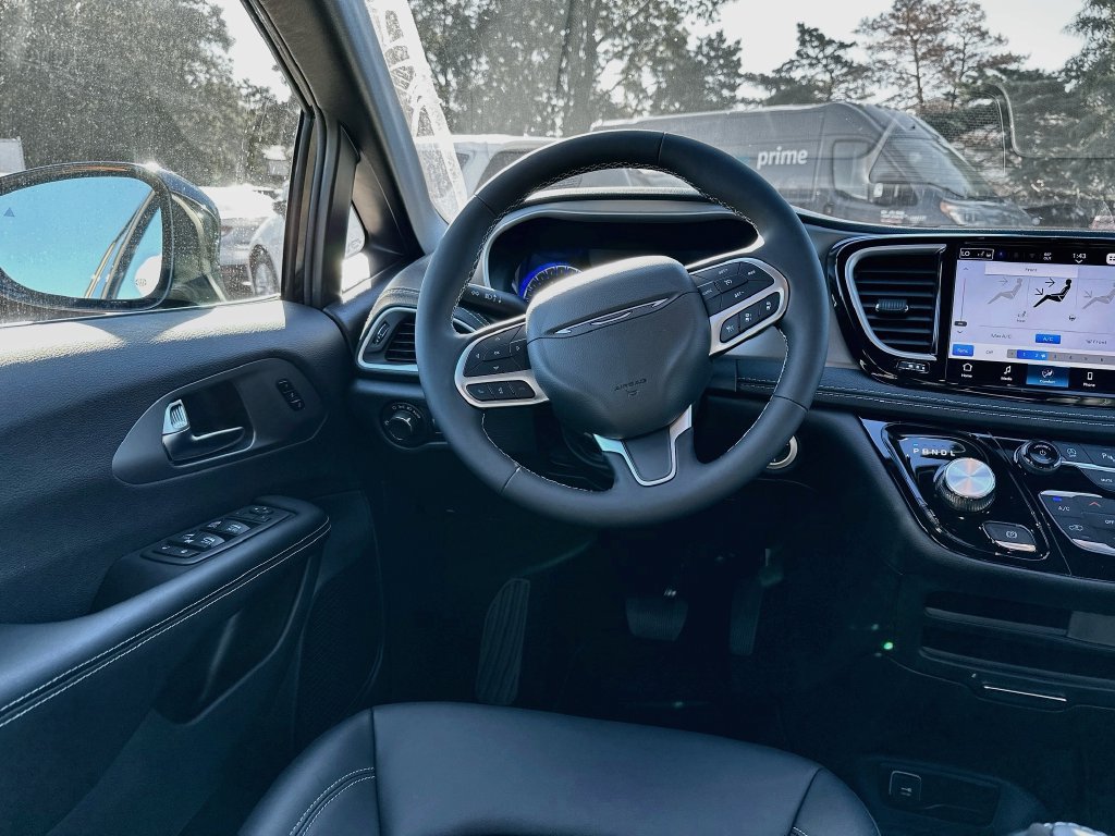 New 2027 Chrysler Pacifica Select FWD image 27