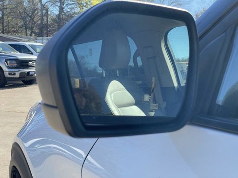 Used 2022 Ford Explorer XLT image 32