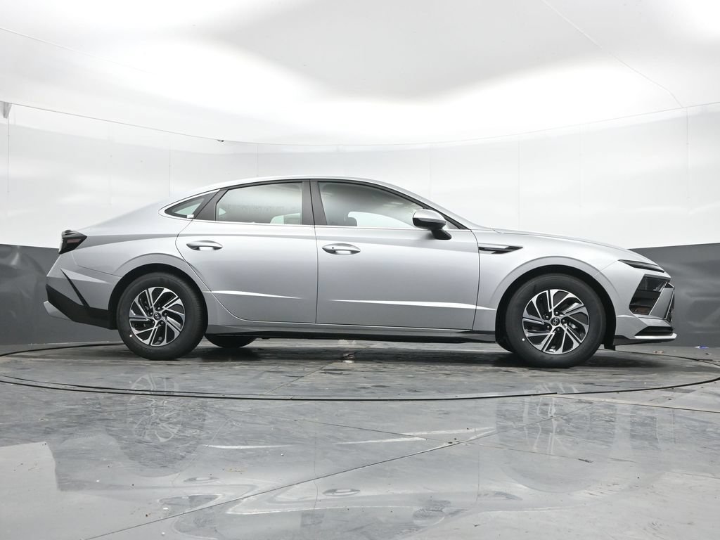 New 2026 Hyundai Sonata Blue FWD image 23