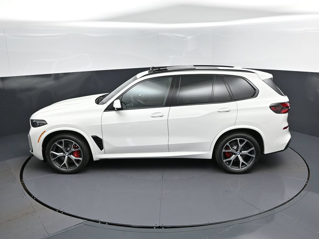 Used 2026 BMW X5 xDrive40i w/ M Sport Package AWD/4WD image 32