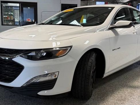 Used 2024 Chevrolet Malibu LT w/ Sport Edition FWD image 3