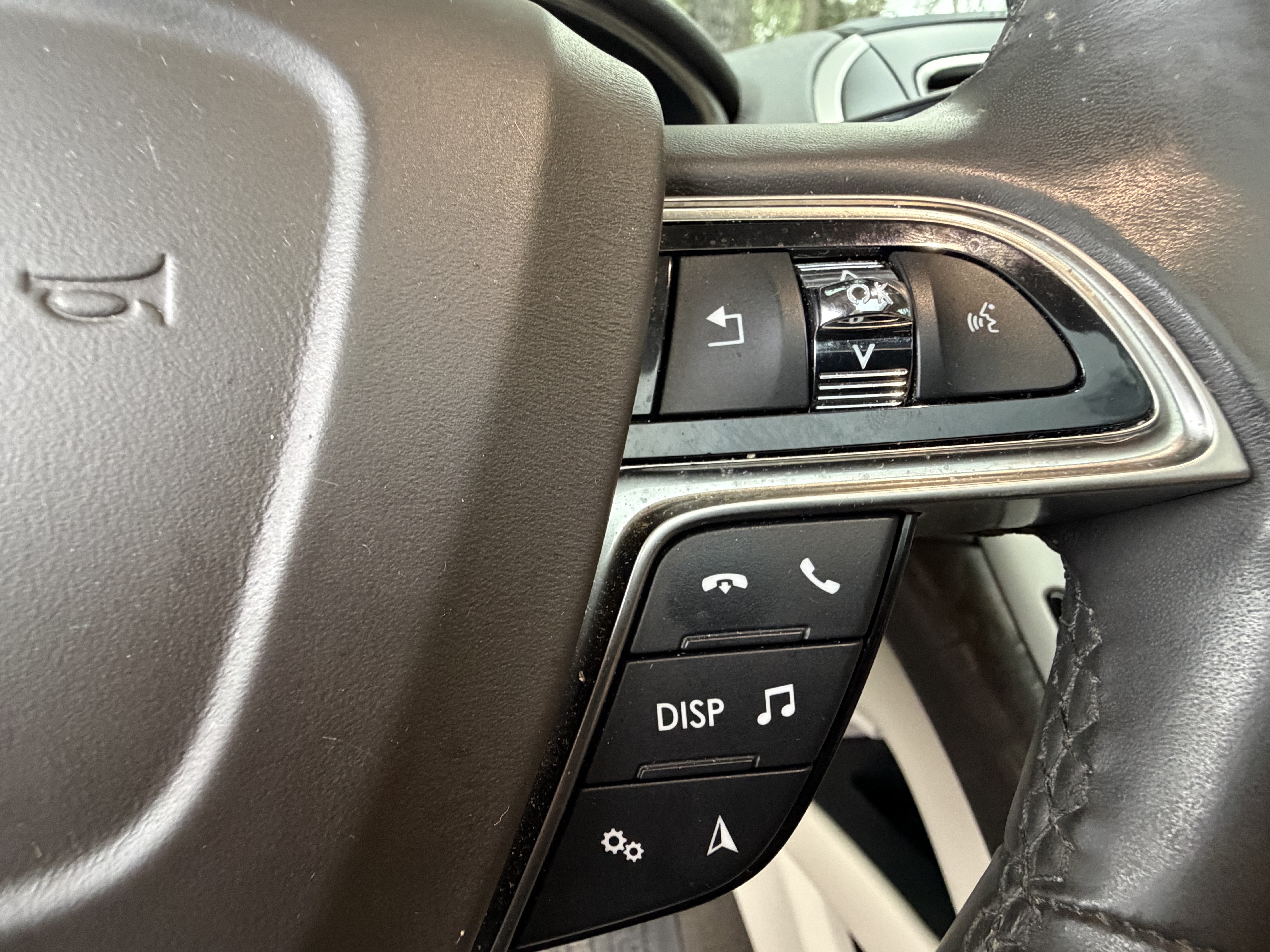 Used 2020 Lincoln Nautilus Reserve w/ Equipment Group 201A FWD image 19