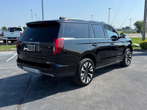 Used 2026 Ford Expedition Platinum w/ Driver's Package AWD/4WD image 32