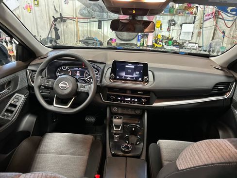 Used 2023 Nissan Rogue SV AWD/4WD image 21
