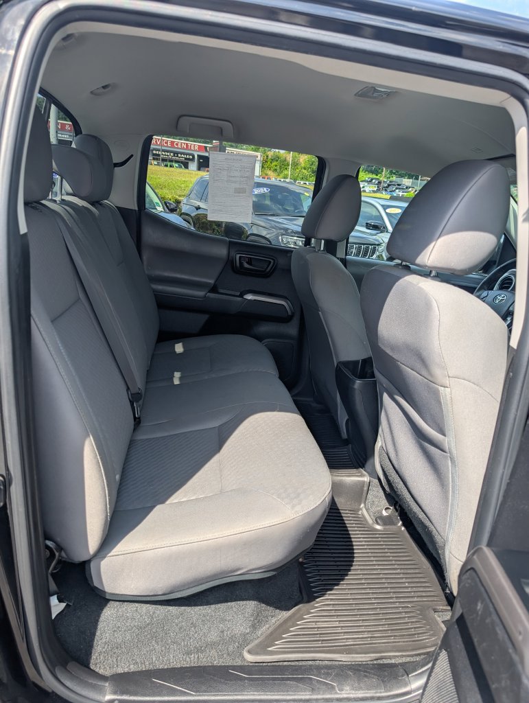 Certified 2023 Toyota Tacoma SR5 AWD/4WD image 17
