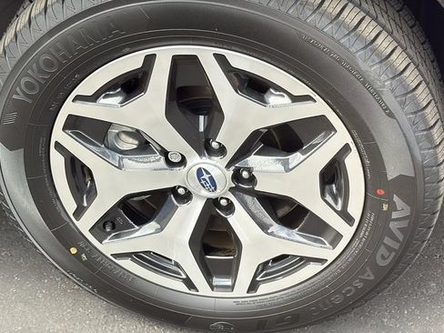 Used 2023 Subaru Forester Premium AWD/4WD image 10