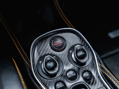 Used 2020 McLaren 600LT Spider RWD image 46