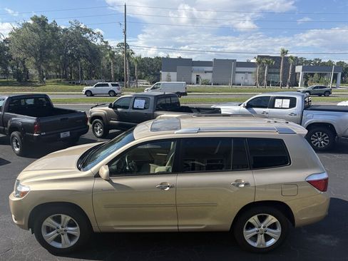 Used 2009 Toyota Highlander Limited FWD image 6