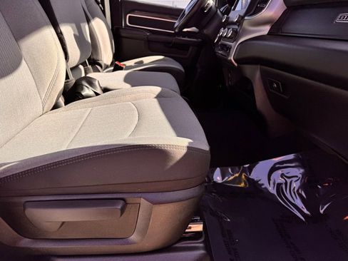 Used 2024 RAM 2500 Big Horn AWD/4WD image 28