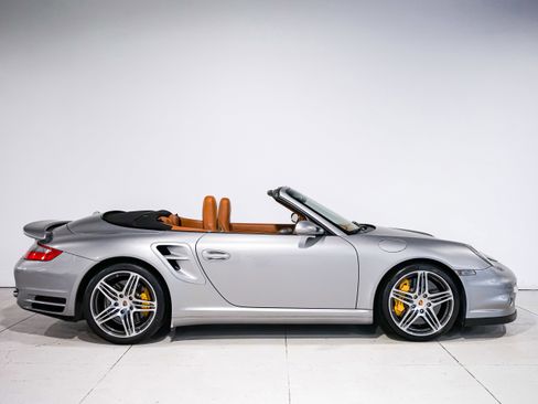 Used 2009 Porsche 911 Turbo AWD/4WD image 2