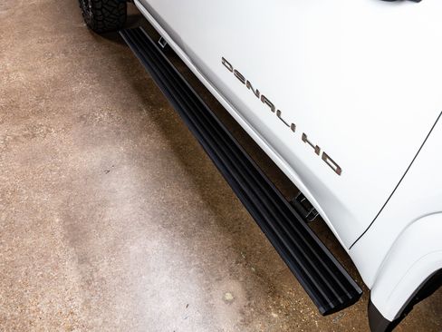 Used 2021 GMC Sierra 3500 Denali w/ Denali Ultimate Package image 13