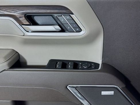 New 2026 GMC Sierra 1500 SLT image 16