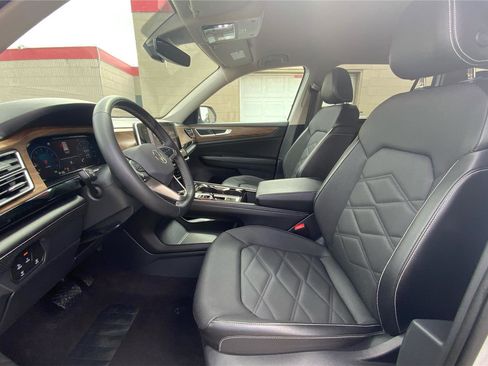 Used 2024 Volkswagen Atlas SE image 10