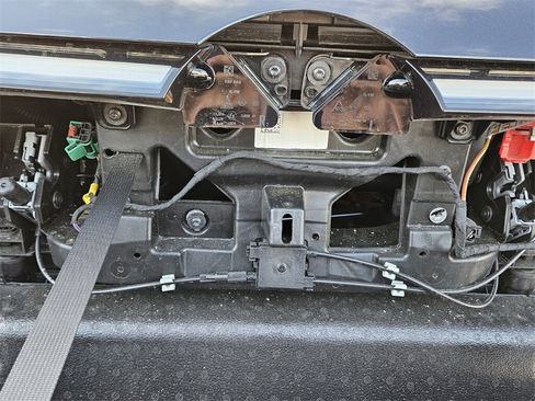 New 2025 Volkswagen ID. Buzz Pro S image 30