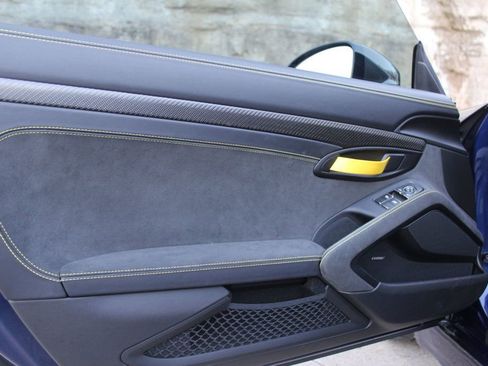 Used 2025 Porsche 718 Cayman GT4 RS image 33