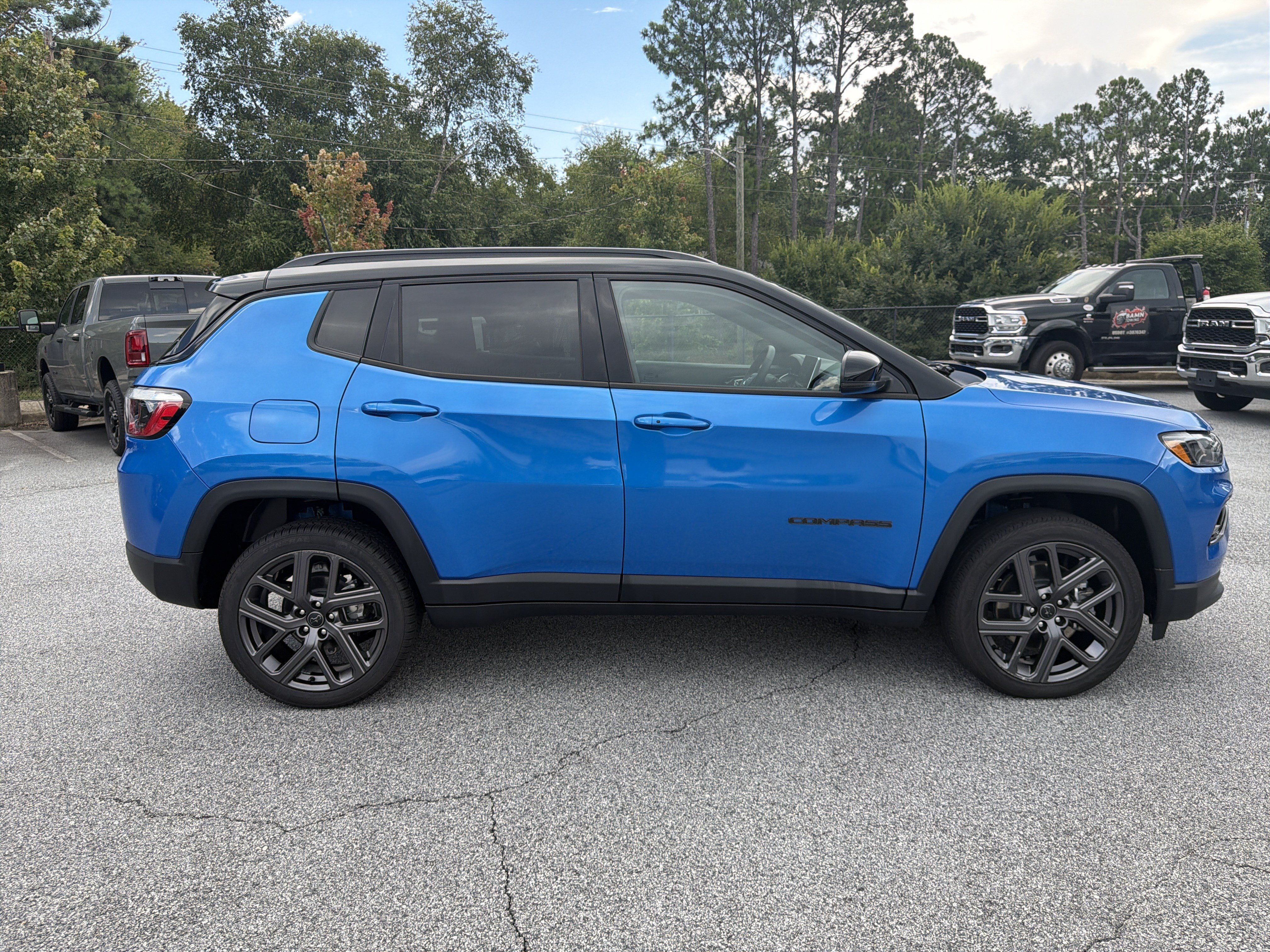 Used 2026 Jeep Compass Limited AWD/4WD image 9
