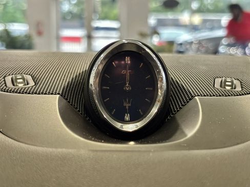 Used 2017 Maserati Levante AWD/4WD image 27