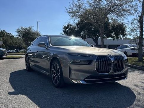 Certified 2024 BMW i7 eDrive50 image 1