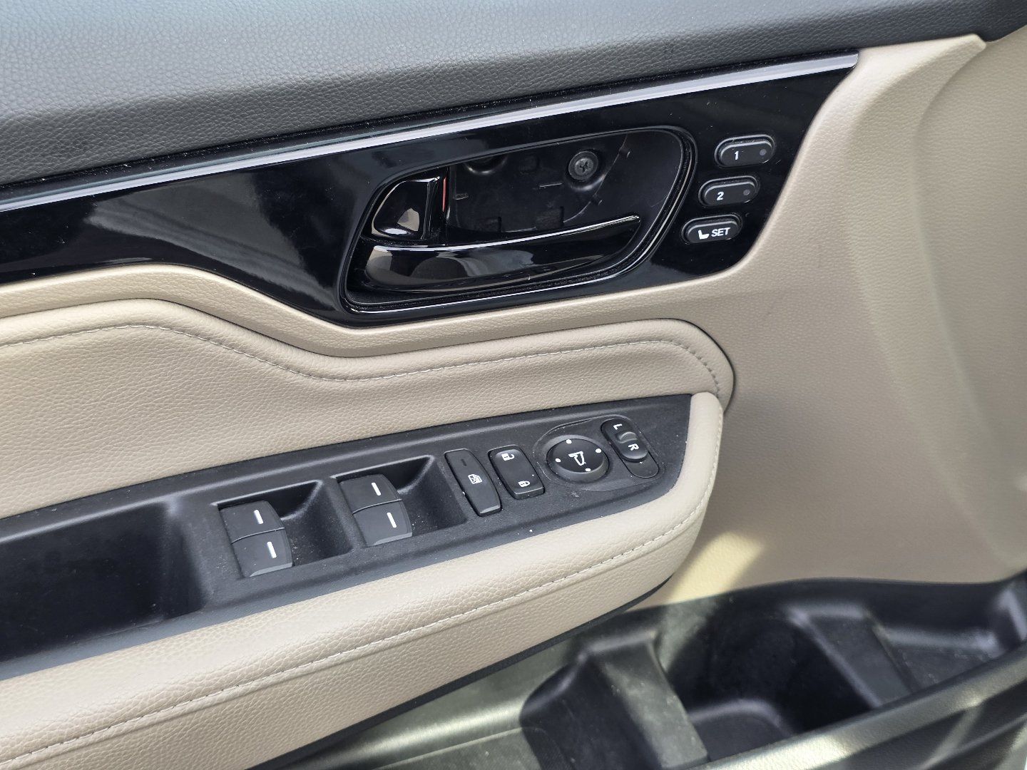 Used 2023 Honda Odyssey Touring image 12