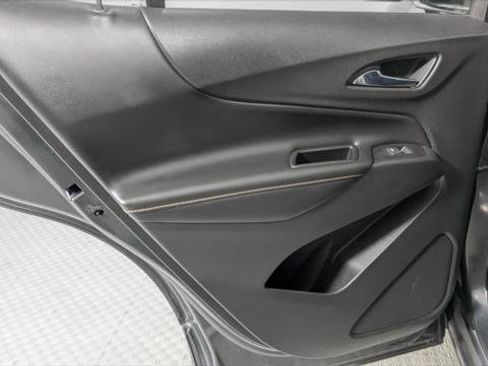 Used 2018 Chevrolet Equinox Premier FWD image 17