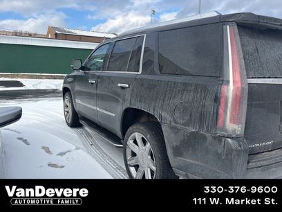 Used 2016 Cadillac Escalade Luxury