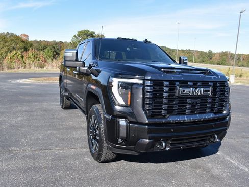 Used 2024 GMC Sierra 2500 Denali Ultimate w/ Max Trailering Package image 1