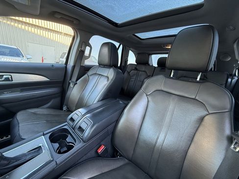 Used 2011 Lincoln MKX w/ 102A Rapid Spec Order Code image 5