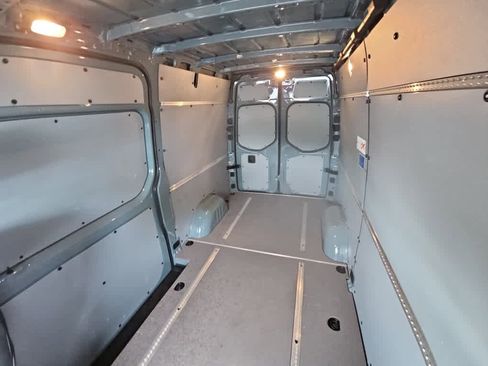 Used 2025 Mercedes-Benz Sprinter 2500 image 9