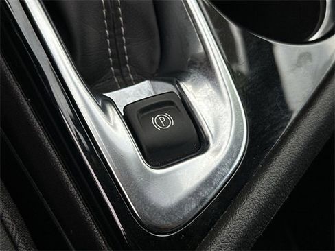 Used 2024 Buick Encore GX Sport Touring image 38