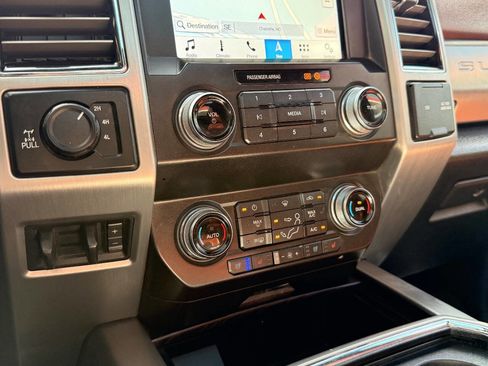 Used 2019 Ford F250 Platinum w/ Platinum Ultimate Package image 31