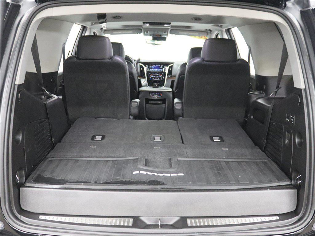 Used 2019 Cadillac Escalade Premium Luxury AWD/4WD image 7