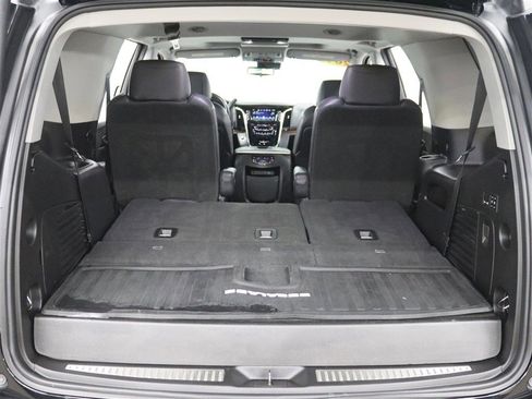 Used 2019 Cadillac Escalade Premium Luxury image 7