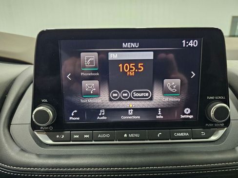Used 2023 Nissan Rogue S AWD/4WD image 19