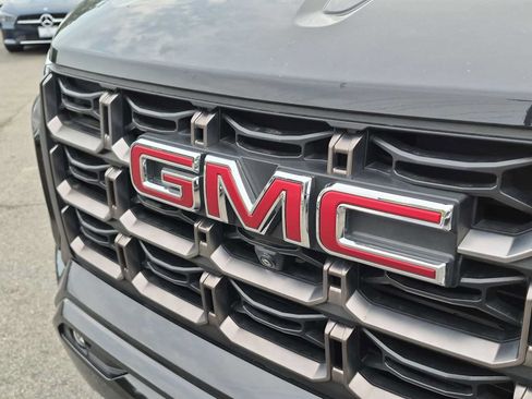 Used 2024 GMC Canyon AT4X AWD/4WD image 12