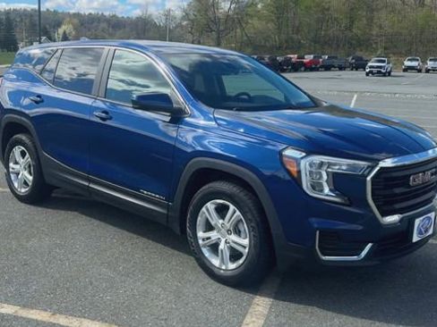 Used 2022 GMC Terrain SLE AWD/4WD image 2