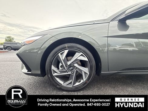 New 2026 Hyundai Elantra Limited FWD image 12
