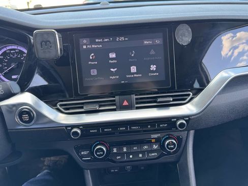 Used 2022 Kia Niro LXS image 25