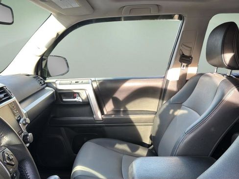 Used 2022 Toyota 4Runner SR5 Premium image 15