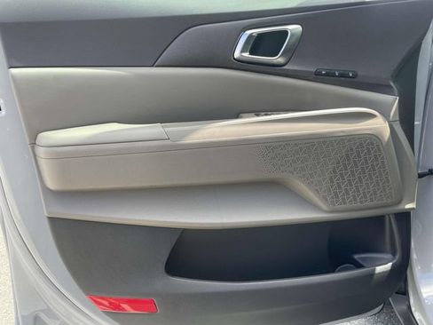 New 2026 Kia Carnival EX FWD image 22