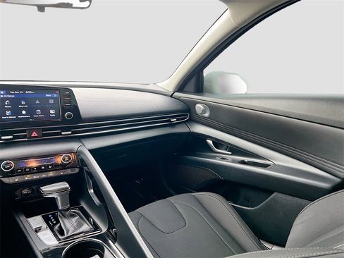 Used 2021 Hyundai Elantra SEL w/ Convenience Package image 20
