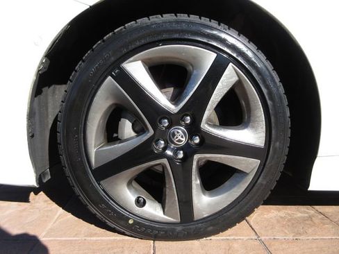 Used 2019 Toyota Prius XLE image 8