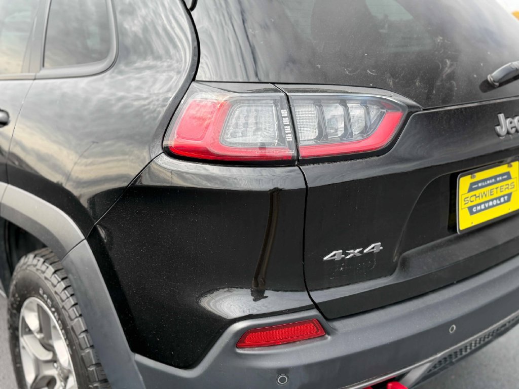 Used 2019 Jeep Cherokee Trailhawk w/ Cold Weather Group AWD/4WD image 10