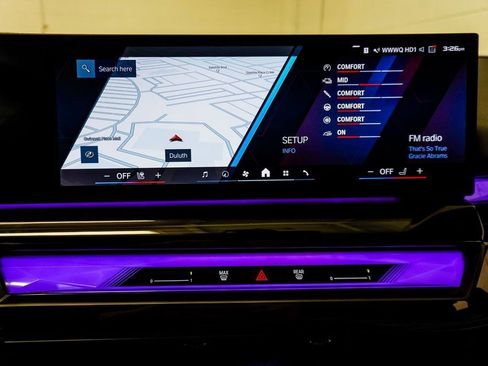 Used 2025 BMW M5 w/ Carbon Package image 40