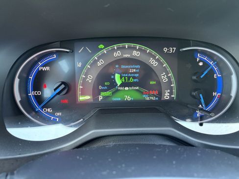 Used 2024 Toyota RAV4 LE AWD/4WD image 14