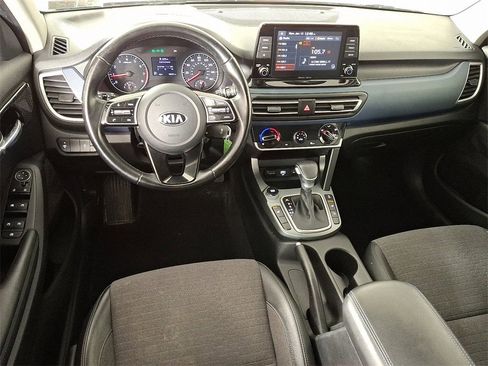Used 2021 Kia Seltos S image 2