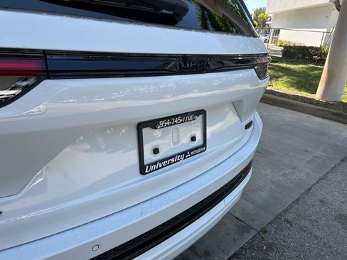 Used 2024 Jeep Grand Cherokee Summit AWD/4WD image 19
